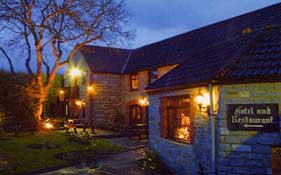 The Walnut Tree Hotel,  West camel